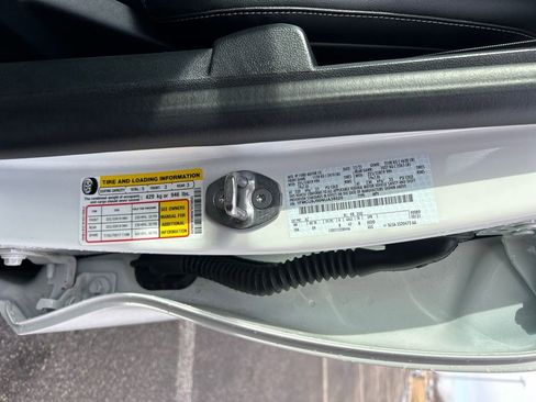 Used 2022 Ford Escape Titanium image 33