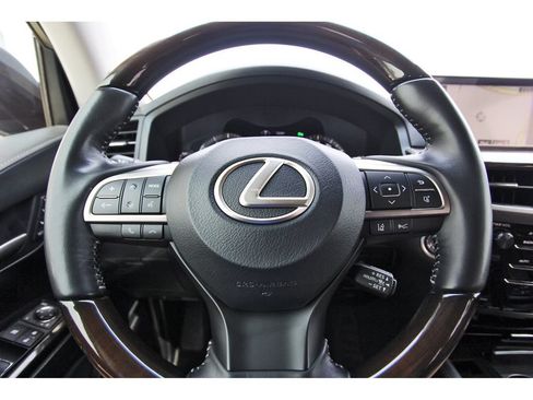 Used 2020 Lexus LX 570 4WD w/ Luxury Package image 13