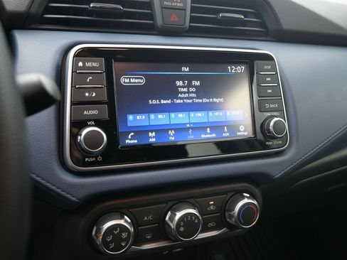 Certified 2025 Nissan Versa SV w/ Trunk Package image 18