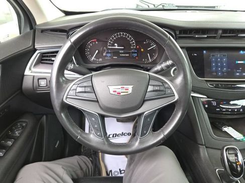 Used 2017 Cadillac XT5 Premium Luxury image 50