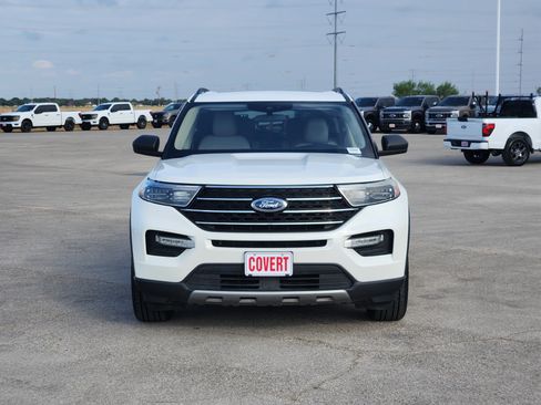 Used 2020 Ford Explorer XLT w/ Equipment Group 202A RWD image 2