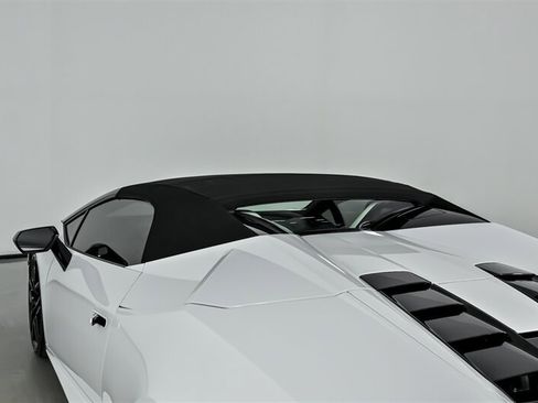 Used 2018 Lamborghini Huracan LP 580-2 RWD image 18