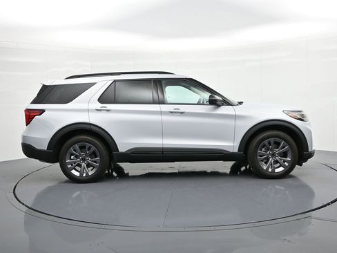 New 2026 Ford Explorer Active w/ Active Comfort Package image 5