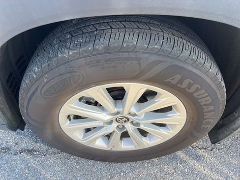 Used 2024 Toyota Grand Highlander XLE image 7