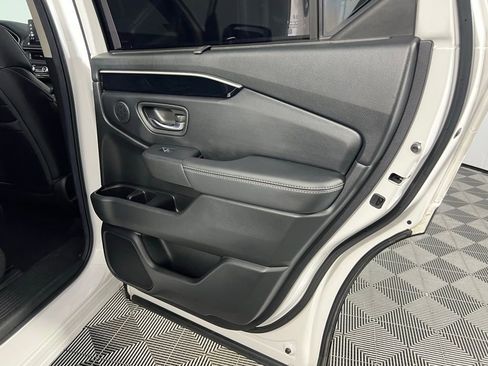 Used 2024 Honda Pilot Touring image 32