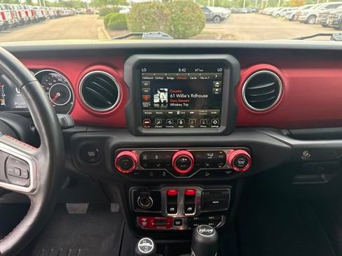 Used 2019 Jeep Wrangler Rubicon AWD/4WD image 16