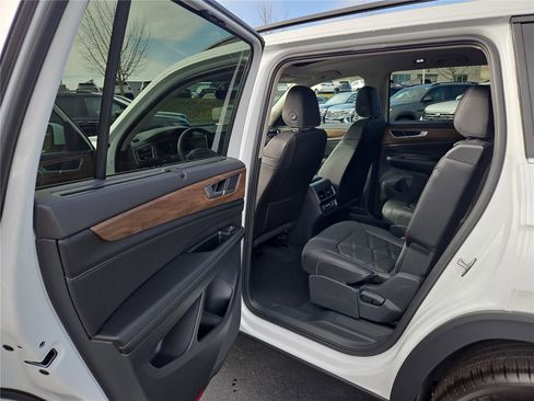 New 2026 Volkswagen Atlas SE image 23