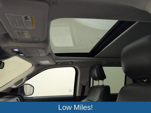 Used 2025 Ford Expedition Active RWD image 8