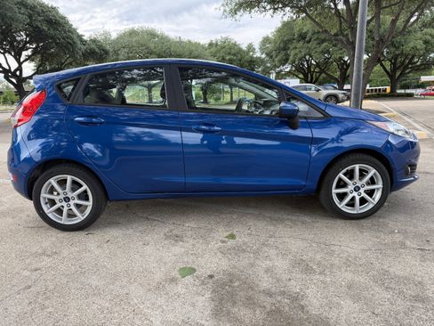 Used 2018 Ford Fiesta SE w/ Equipment Group 201A image 4