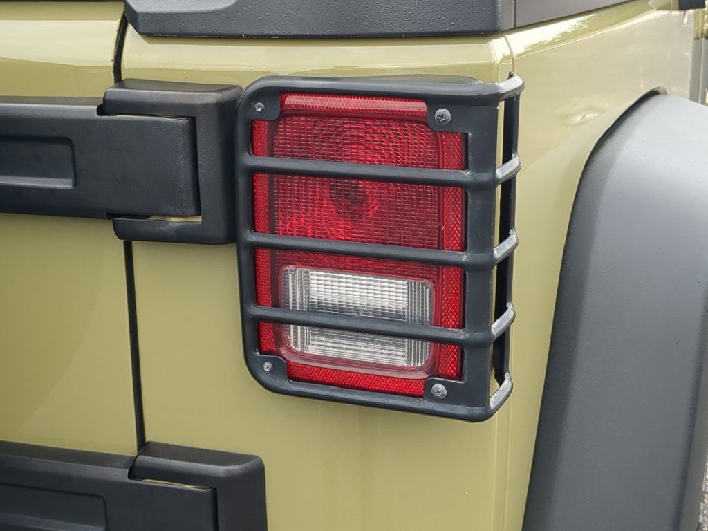 Used 2013 Jeep Wrangler Unlimited Sport AWD/4WD image 9