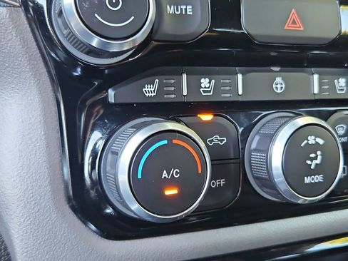 Used 2024 RAM 1500 Laramie image 21