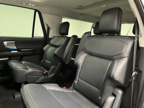 Used 2025 Ford Expedition Max Platinum AWD/4WD image 43