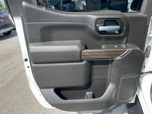 Used 2021 Chevrolet Silverado 1500 LT Trail Boss w/ Convenience Package II AWD/4WD image 19