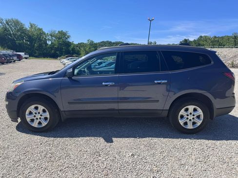 Used 2013 Chevrolet Traverse LS FWD image 3