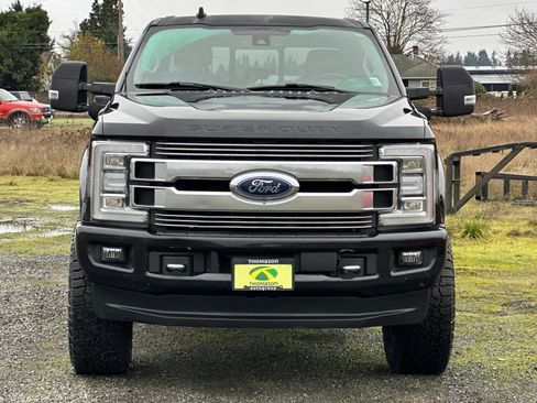 Used 2019 Ford F350 Limited image 9