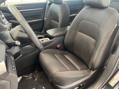 Used 2022 Nissan Altima 2.5 SV w/ SV Premium Package FWD image 10