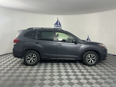 Used 2023 Subaru Forester Premium AWD/4WD image 6