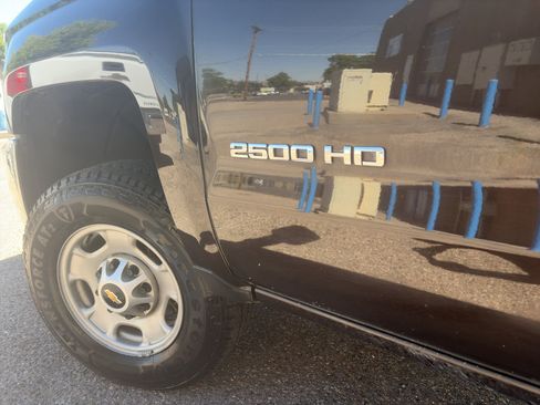 Used 2019 Chevrolet Silverado 2500 W/T AWD/4WD image 13