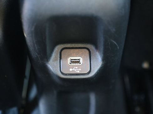 Used 2021 Jeep Renegade Latitude image 20