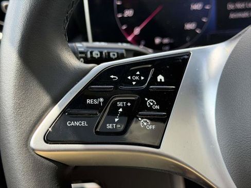 Used 2023 Mercedes-Benz GLC 300 4MATIC image 25