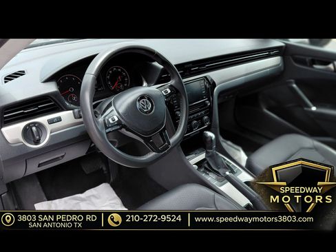 Used 2021 Volkswagen Passat 2.0T SE FWD image 11