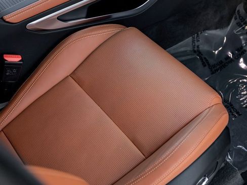 Used 2025 Jaguar F-PACE R-Dynamic S image 28