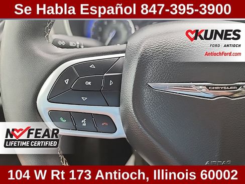 Used 2025 Chrysler Pacifica Select FWD image 31