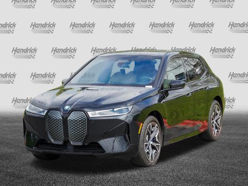 Used 2024 BMW iX xDrive50 w/ Premium Package AWD/4WD image 5
