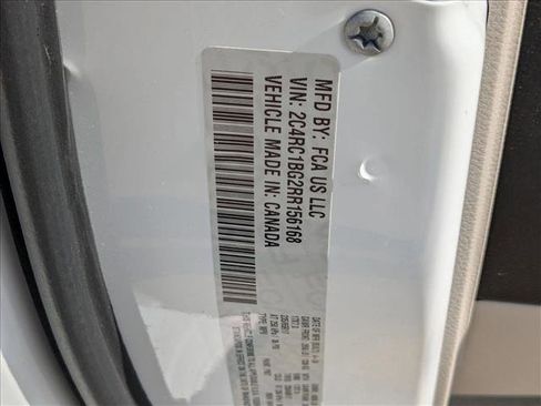 Used 2024 Chrysler Pacifica Touring-L image 25