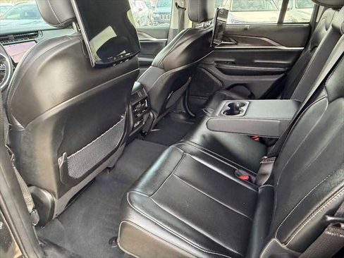 Certified 2024 Jeep Grand Cherokee Limited w/ Luxury Tech Group II image 18