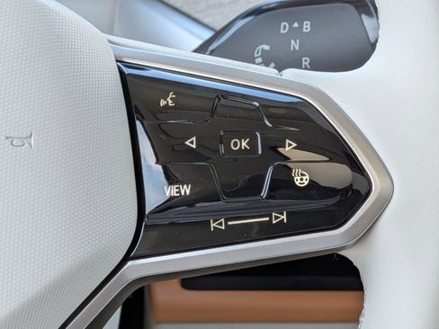 New 2025 Volkswagen ID. Buzz 1st Edition AWD/4WD image 19