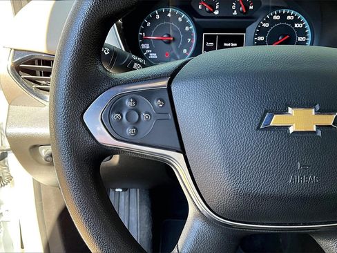 Used 2023 Chevrolet Traverse LS image 10