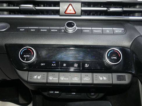 Used 2022 Hyundai Elantra Limited FWD image 38