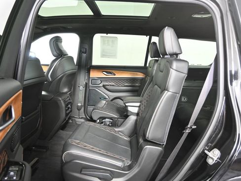 Used 2021 Jeep Grand Cherokee L Summit image 18