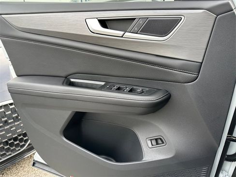 New 2026 Volkswagen Atlas Cross Sport SE image 17