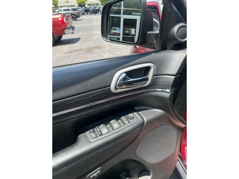 Used 2022 Jeep Grand Cherokee Limited AWD/4WD image 17