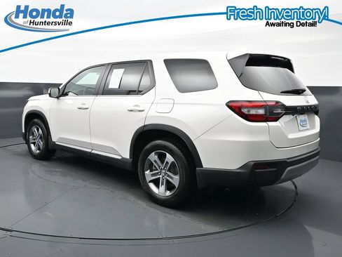 Used 2025 Honda Pilot EX-L image 7