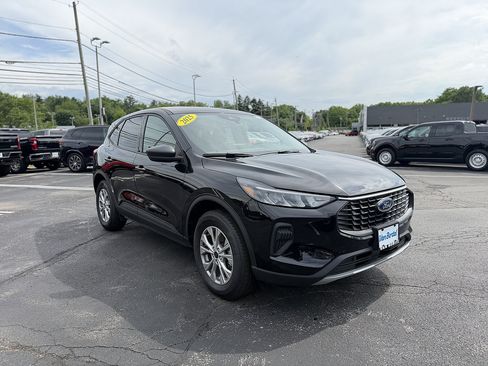 Used 2025 Ford Escape Active w/ Cold Weather Package AWD/4WD image 9