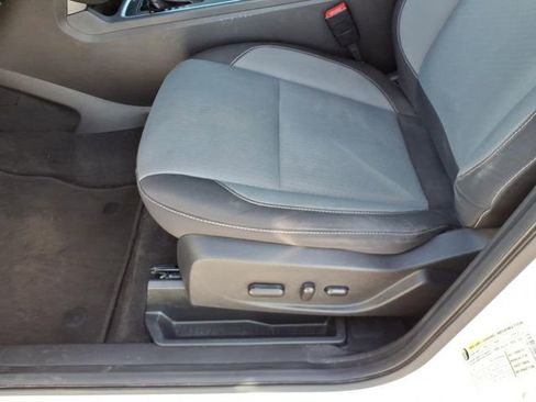 Used 2018 Ford Escape SE image 5