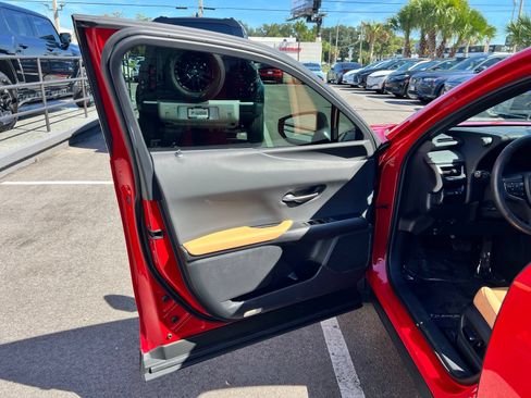 Used 2025 Lexus UX 300h FWD w/ Cold Area Package image 27