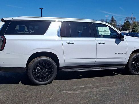 New 2026 Chevrolet Suburban Premier w/ Sun And Tow Package AWD/4WD image 3