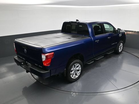 Used 2022 Nissan Titan SV w/ SV Convenience Package AWD/4WD image 32