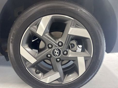 Certified 2026 Hyundai Venue SEL image 9