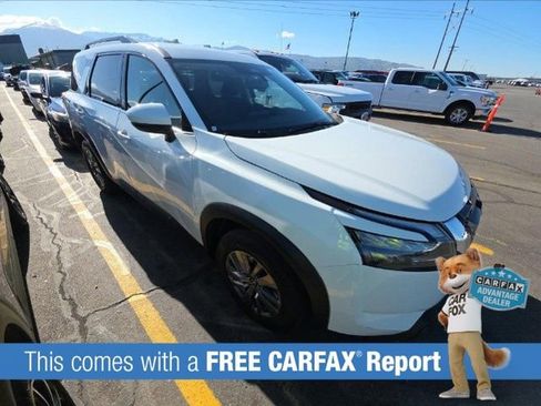 Used 2025 Nissan Pathfinder SV AWD/4WD image 2