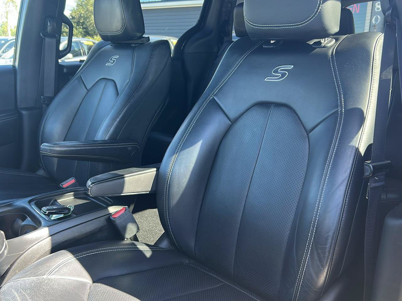 Used 2019 Chrysler Pacifica Touring-L w/ Advanced Safetytec Group FWD image 22