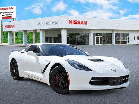Used 2016 Chevrolet Corvette Stingray Coupe RWD image 1