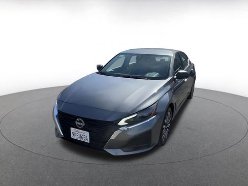 Used 2025 Nissan Altima 2.5 SV image 7