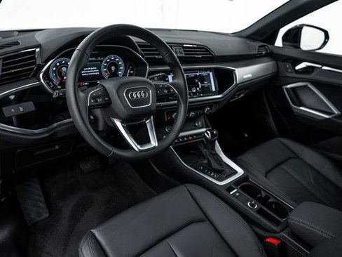 Certified 2025 Audi Q3 2.0T Premium Plus w/ Premium Plus Package AWD/4WD image 8