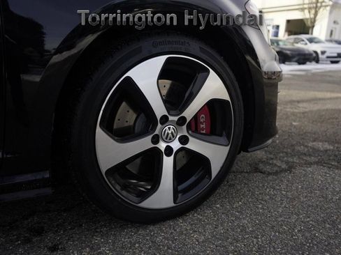 Used 2017 Volkswagen Golf 4-Door image 9