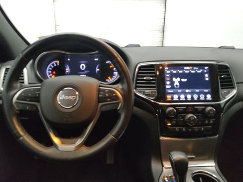 Used 2022 Jeep Grand Cherokee Laredo X image 22